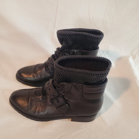 Stuart Weitzman Stitchwork Black Genuine Leather Lace Up Combat EUC - Picture 2 of 8